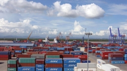 Bộ Công Thương đề nghị giảm phí lưu container, kho bãi cho doanh nghiệp