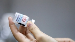 Bộ Y tế: Mũi 1 tiêm vaccine Moderna, mũi 2 có thể tiêm Pfizer