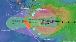 Bão số 8 đang hướng vào các tỉnh từ Thanh Hóa đến Quảng Bình