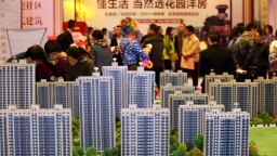 Ngành bất động sản Trung Quốc vật vã bán tháo tài sản
