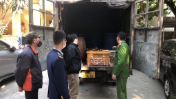 Bắt giữ hơn 1,7 tấn thực phẩm bẩn tại Hưng Yên