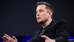 Xung đột ở Ukraine cản trở giấc mơ xe điện giá rẻ của Elon Musk