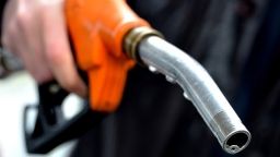 Giá xăng dầu hôm nay tăng hơn 3%