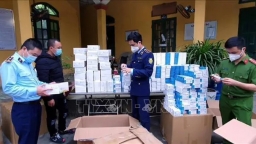 Hưng Yên: Thu giữ hàng nghìn bộ xét nghiệm và thuốc kháng Covid-19 nhập lậu