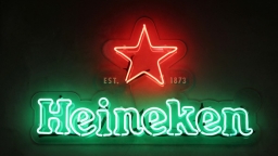 Bia Heineken rút khỏi Nga, tìm cách sang nhượng không lợi nhuận