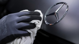Mercedes-Benz triệu hồi khoảng 1 triệu xe cũ bị lỗi