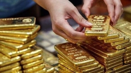 Giá vàng thế giới tăng nhẹ, vàng trong nước quay đầu giảm