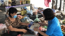 Quận Long Biên: Hộ nghèo, cận nghèo được hỗ trợ 100% tiền đóng theo mức chuẩn hộ nghèo khi tham gia BHXH tự nguyện