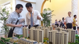 Khủng hoảng bất động sản có thể khiến chứng khoán Trung Quốc lao dốc