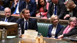 Bộ trưởng Tài chính Anh đảo ngược kế hoạch giảm thuế của bà Truss