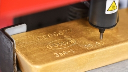 Sức mua vàng của dân Nga tăng vọt khiến ngân hàng thiếu vàng