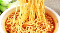 Giá mì gói tăng hơn 10%