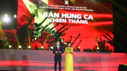Xúc động cầu truyền hình 'Bản hùng ca chiến thắng'