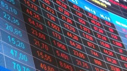 Thị trường rực đỏ, VN-Index giảm mạnh hơn 12 điểm
