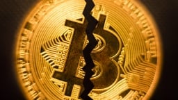 Sức hút của tiền ảo Bitcoin tăng khi đỉnh lãi suất cận kề