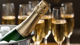 Khả năng sinh lãi của chai rượu champagne cao hơn vàng, chứng khoán