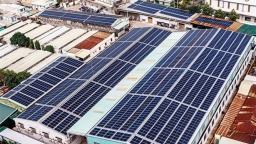 Hộ kinh doanh sản xuất điện mặt trời mái nhà nộp thuế như thế nào?