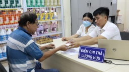 BHXH Việt Nam chi trả lương hưu, trợ cấp BHXH 100% qua tài khoản ATM