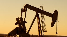 Giá dầu thế giới quay đầu giảm