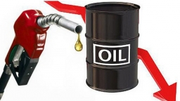 Giá dầu thế giới bất ngờ giảm nhẹ