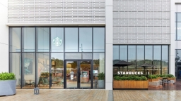 Starbucks chạm mốc 100 cửa hàng tại Việt Nam sau 10 năm