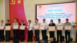 Quảng Nam: Khen thưởng người nộp thuế tiêu biểu