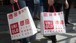 Tập đoàn sở hữu thương hiệu Uniqlo lãi kỷ lục vì yen mất giá