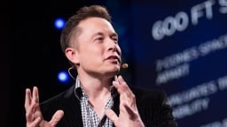 Tỷ phú Elon Musk bi quan về kinh tế, lo ngại tác động của lãi suất cao