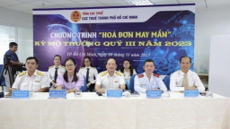 Tìm ra 14 người trúng thưởng 185 triệu đồng khi mua hàng lấy hóa đơn