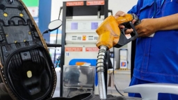Giá xăng, dầu đồng loạt giảm đến 1.000 đồng/lít