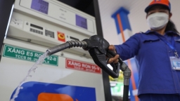 Giá xăng, dầu đồng loạt giảm nhẹ