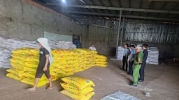 An Giang: Tạm giữ 65 tấn phân bón vi phạm nhãn hàng hóa