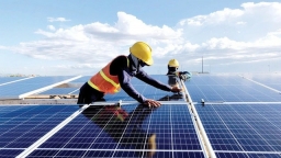 Đề xuất nhà máy điện gió, điện mặt trời được phép bán trực tiếp cho khách hàng qua đường dây riêng
