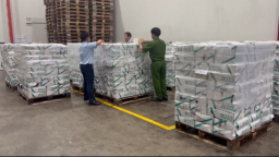 Hà Nội: Phát hiện gần 12 tấn thực phẩm đông lạnh có dấu hiệu nhập lậu
