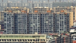 Nhà đầu tư bất động sản Trung Quốc chớp thời cơ săn món hời