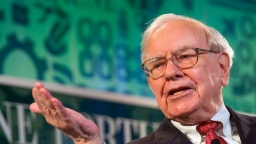 Nỗi lo từ việc tỷ phú Warren Buffett xả mạnh cổ phiếu