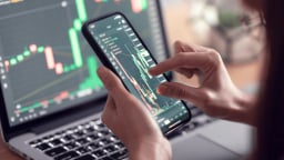 VN-Index vẫn giữ được sắc xanh dù thị trường phân hóa mạnh