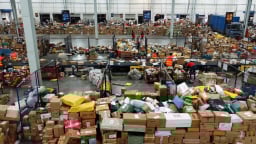 Mỹ chấm dứt miễn thuế với hàng giá rẻ có giá trị dưới 800 USD từ Trung Quốc