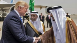Trump có thể giảm thuế về 80% với hàng Trung Quốc