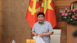 Tháng 6, báo cáo Bộ Chính trị tổng kết Nghị quyết Trung ương 5 về doanh nghiệp nhà nước