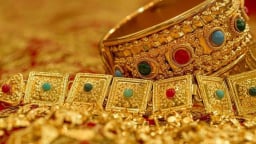 Giá vàng thế giới bật tăng, trong nước phi mã