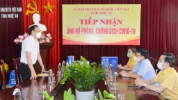 Nghệ An: Tập đoàn TH trao 96 nghìn ly sữa tươi phục vụ phòng chống dịch Covid-19