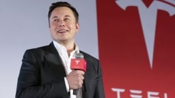 Elon Musk bán cổ phiếu Tesla thu về khoảng 1,1 tỷ USD