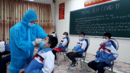 Bộ Y tế yêu cầu không bắt học sinh test Covid-19 khi trở lại trường