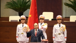 Tân Chủ tịch nước: Việt Nam sẽ vượt mọi 'sóng to, gió cả'