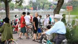 Hà Nội yêu cầu không tụ tập quá 10 người ngoài công sở