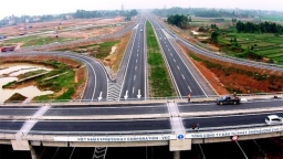 Dự án đường bộ cao tốc Bắc - Nam phía Đông phải hoàn thành vào 2025