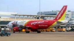 Bộ Giao thông lên tiếng về Vietjet hủy, hoãn chuyến hàng loạt