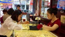Giá vàng quay đầu giảm, vàng SJC còn 42,4 triệu đồng/lượng