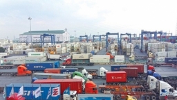 Vẫn còn hơn 10.000 container phế liệu tồn đọng tại các cảng biển